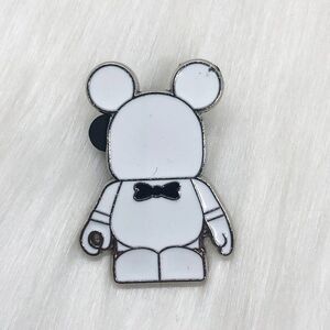 🔮 5/$25‎ Disney Vinylmation Mickey Mouse Bow Pin